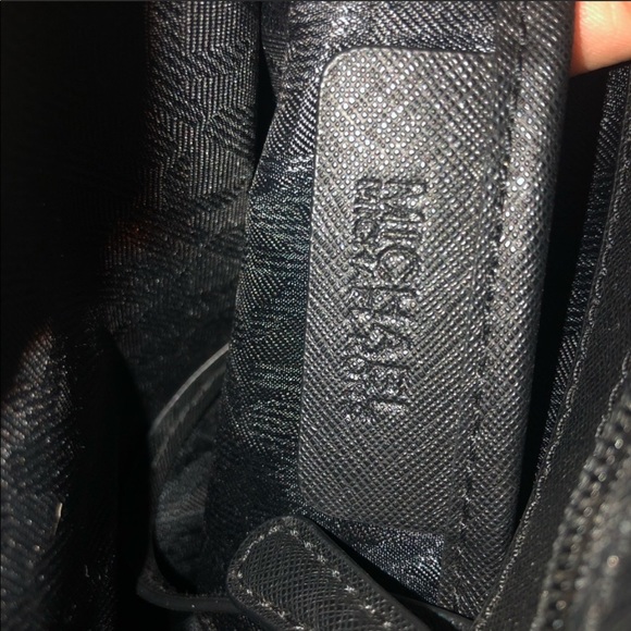 CLASSY BLACK CROSSBODY ✨ MICHAEL KORS ✨ LIKE NEW💕 - Picture 5 of 7